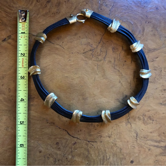 Vintage 80s Ron Rizzo Black and Gold Tone Choker and Bracelet Set - Picture 4 of 6